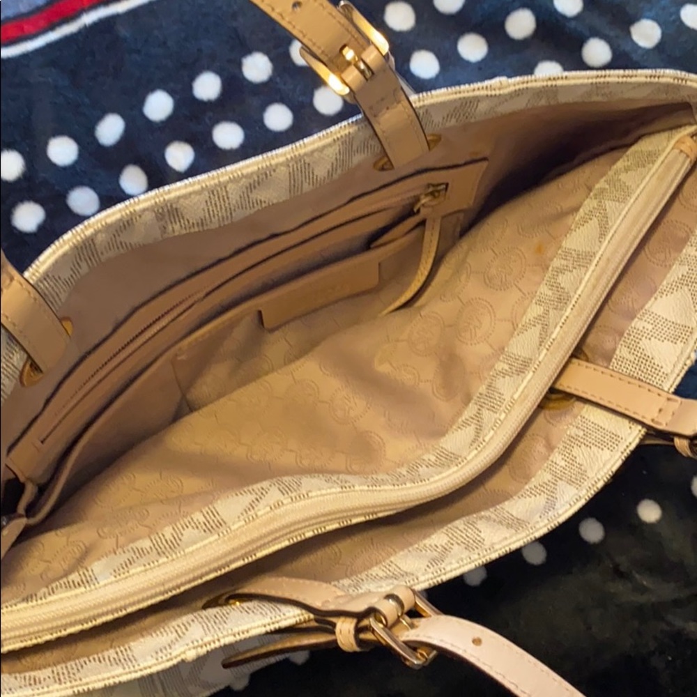 Michael Kors - Picture 2 of 3